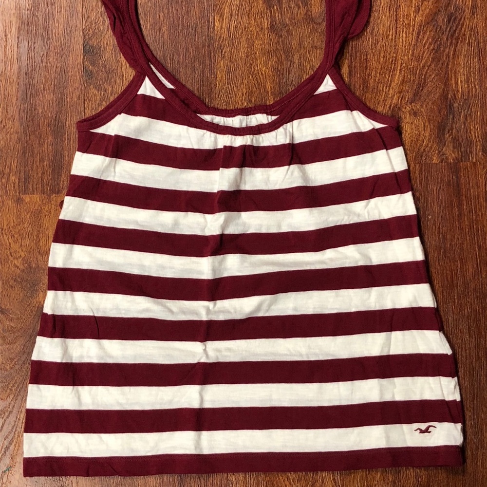 Dainty striped Hollister tank